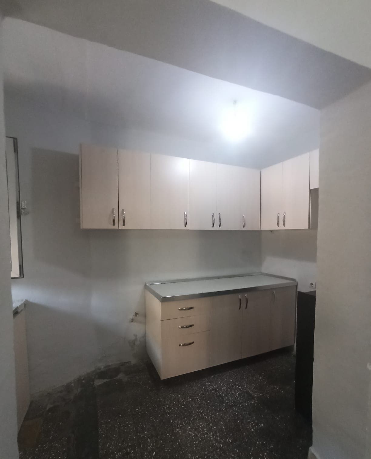 Apartament 2+1 Me Qira Tek Rruga Irfan Tomini!