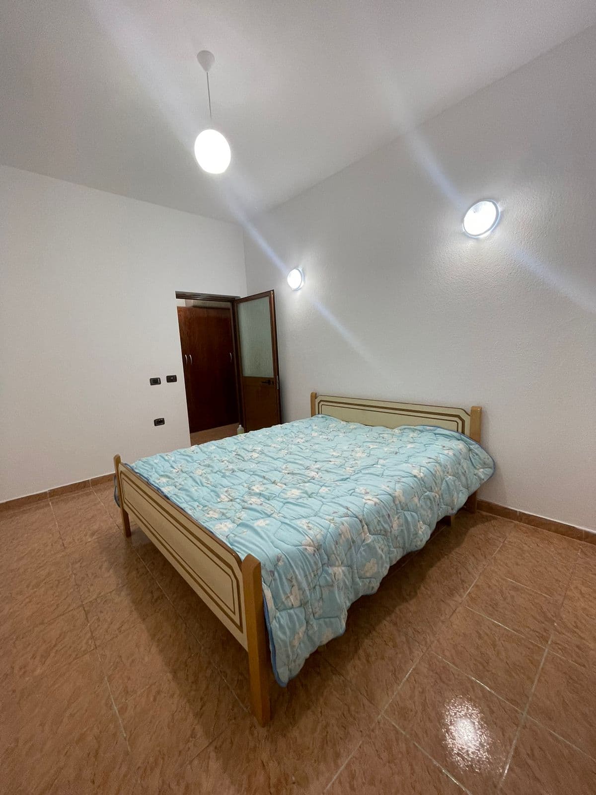 JEPET ME QERA APARTAMENT 1+1 TEK XHAMIA E RE KOMBINAT! 3