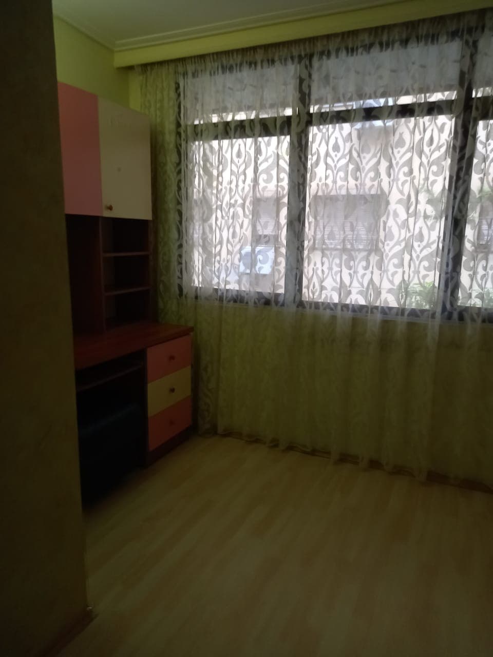 Jepet me qera apartament 2+1, i mobiluar.Rrug “Brigada 8” Blloku