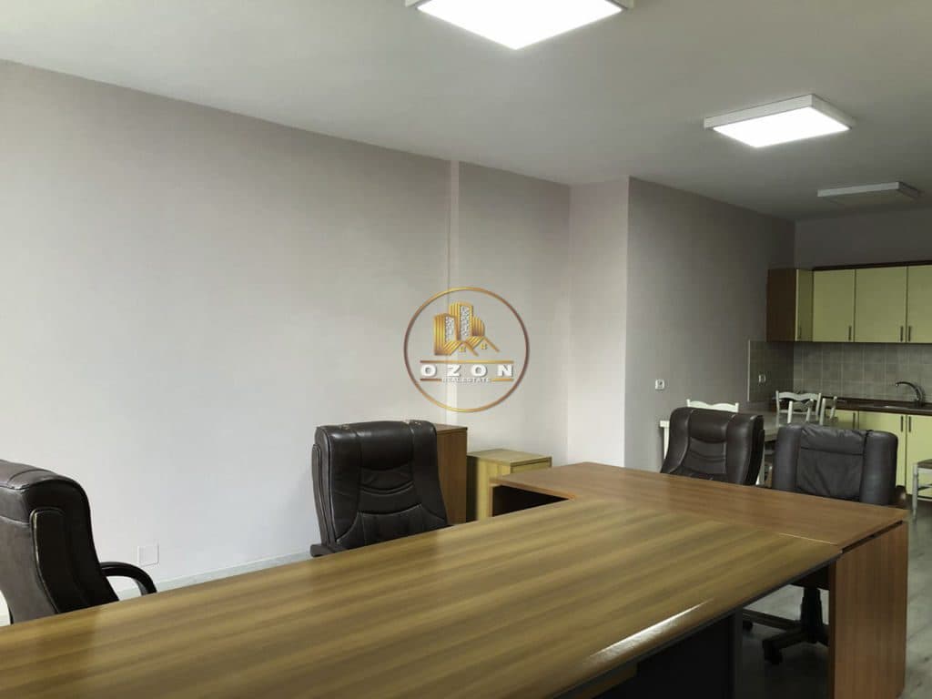 Apartament qera 4+1+2 , per zyra . Adresa : Ish Ekspozita 2