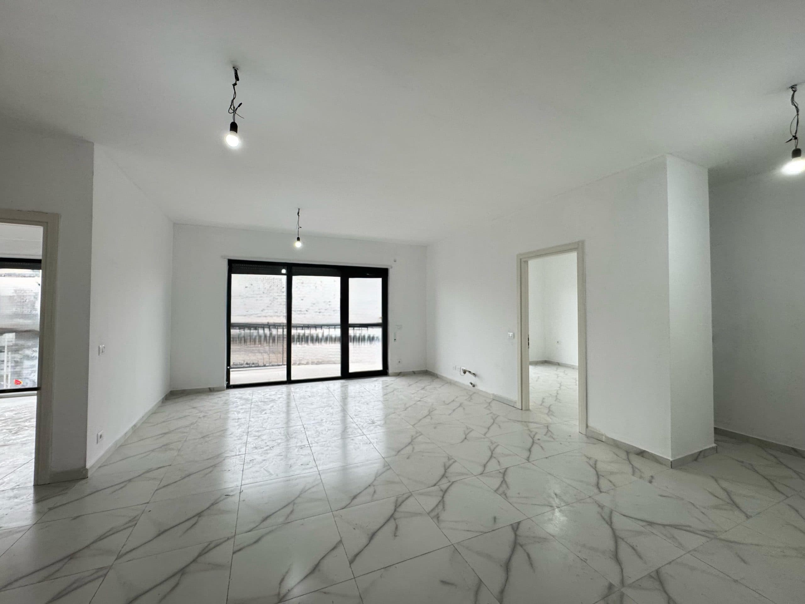 Shitet Apartament 2+1+2 në Myslym Shyr !