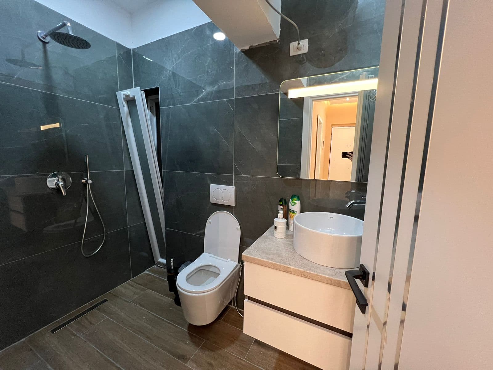 SHITET SUPER APARTAMENT 1+1, TEK PAZARI I RI! 4