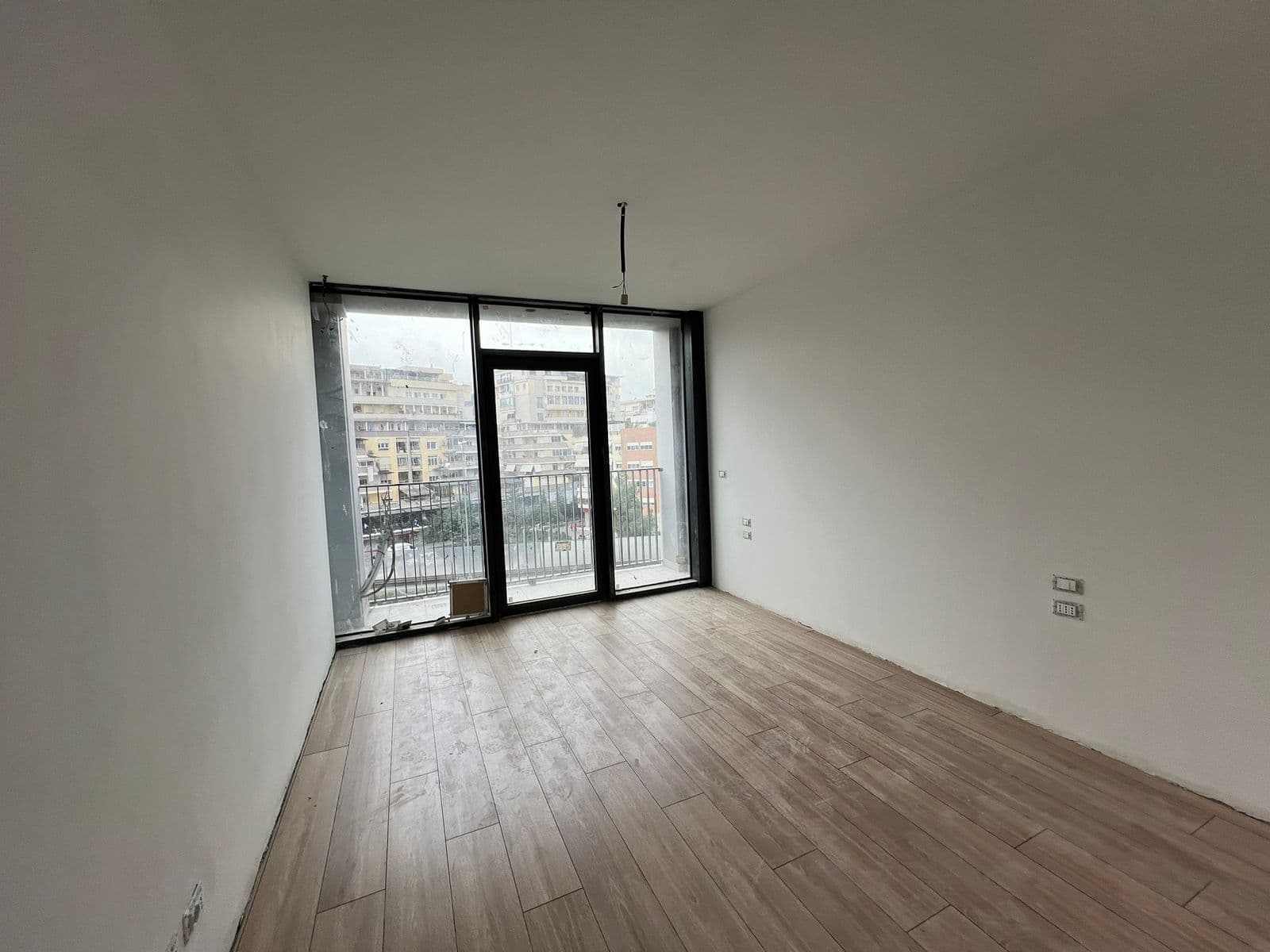 Apartament 1+1 Për Zyra, Tek Rezidenca "Lake View"