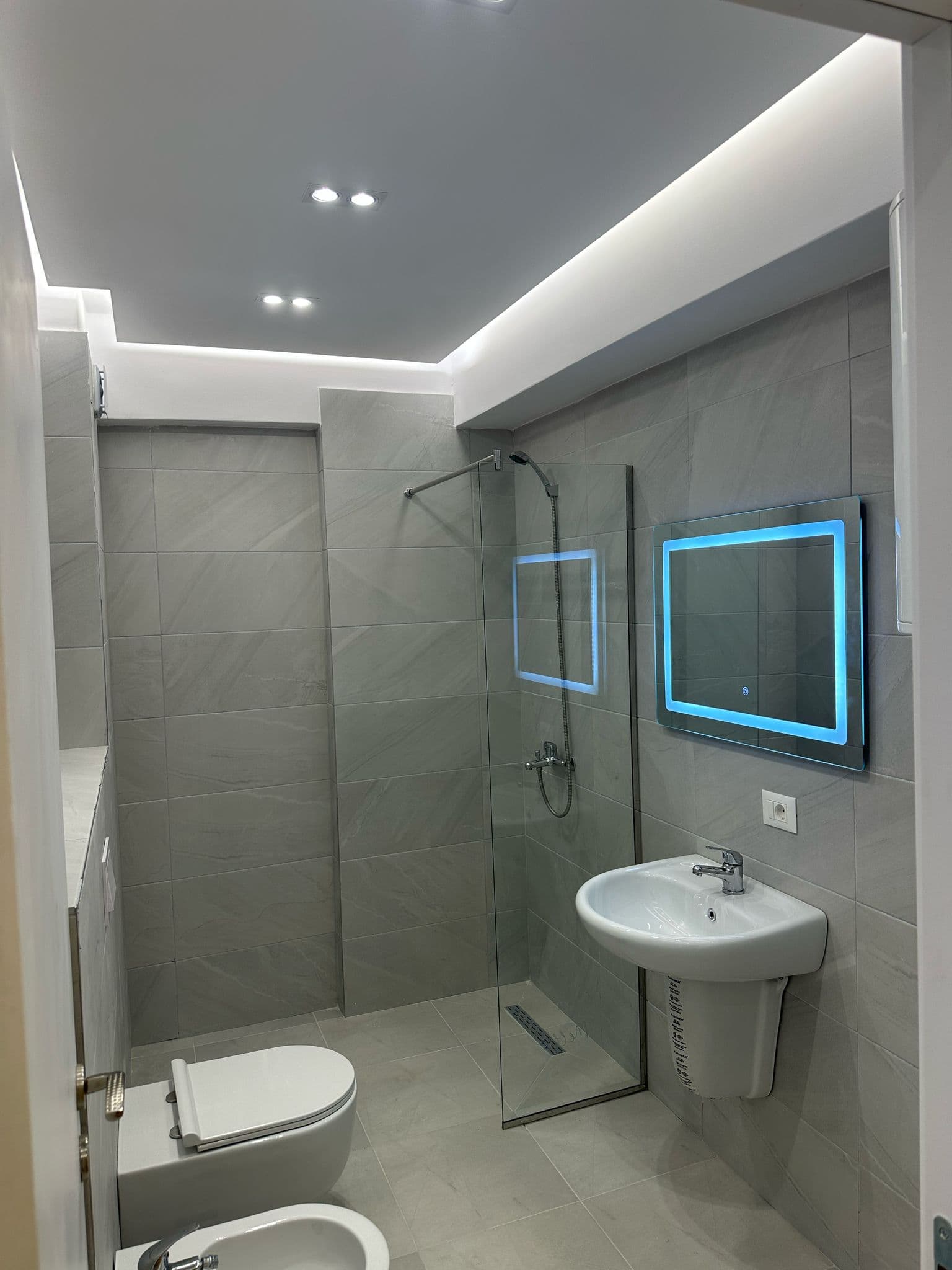 Apartament Per Shitje 1+1, Kodra e Diellit Tirane! 4