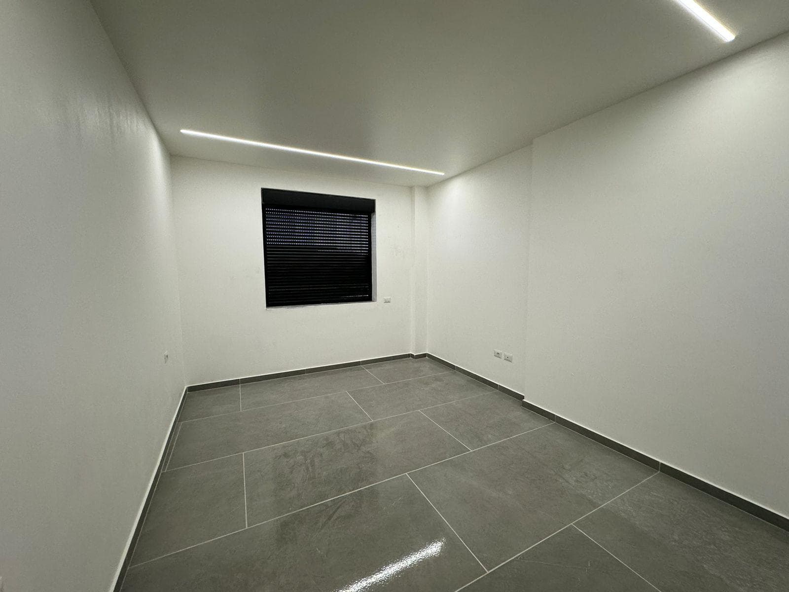 Shitet apartament 2+1+post parkimi ne Selite! 3