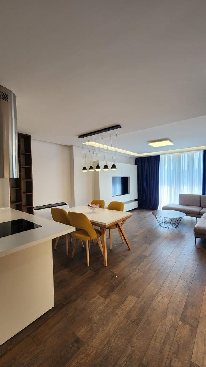 Apartament 3+1+2 për shitje në Rrugën Elbasanit! 2