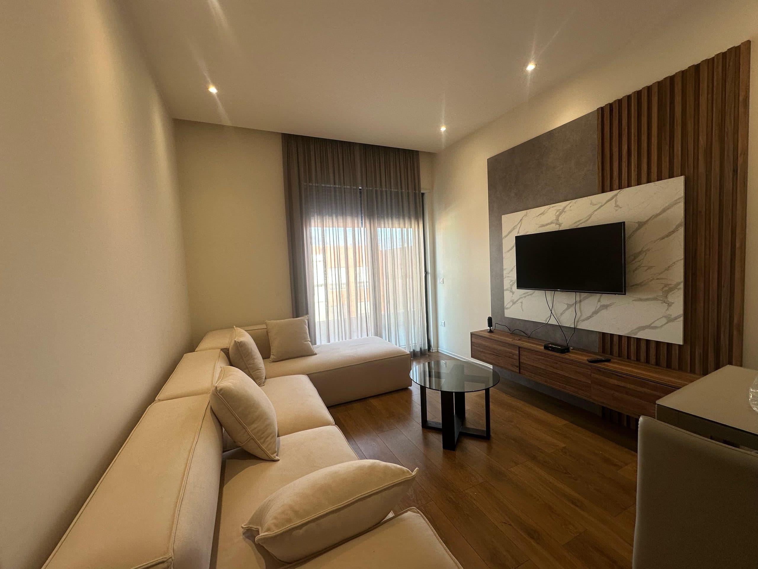Apartament 1+1+Parking për Qira – Kompleksi Delijorgji, Rruga e Kavajës!
