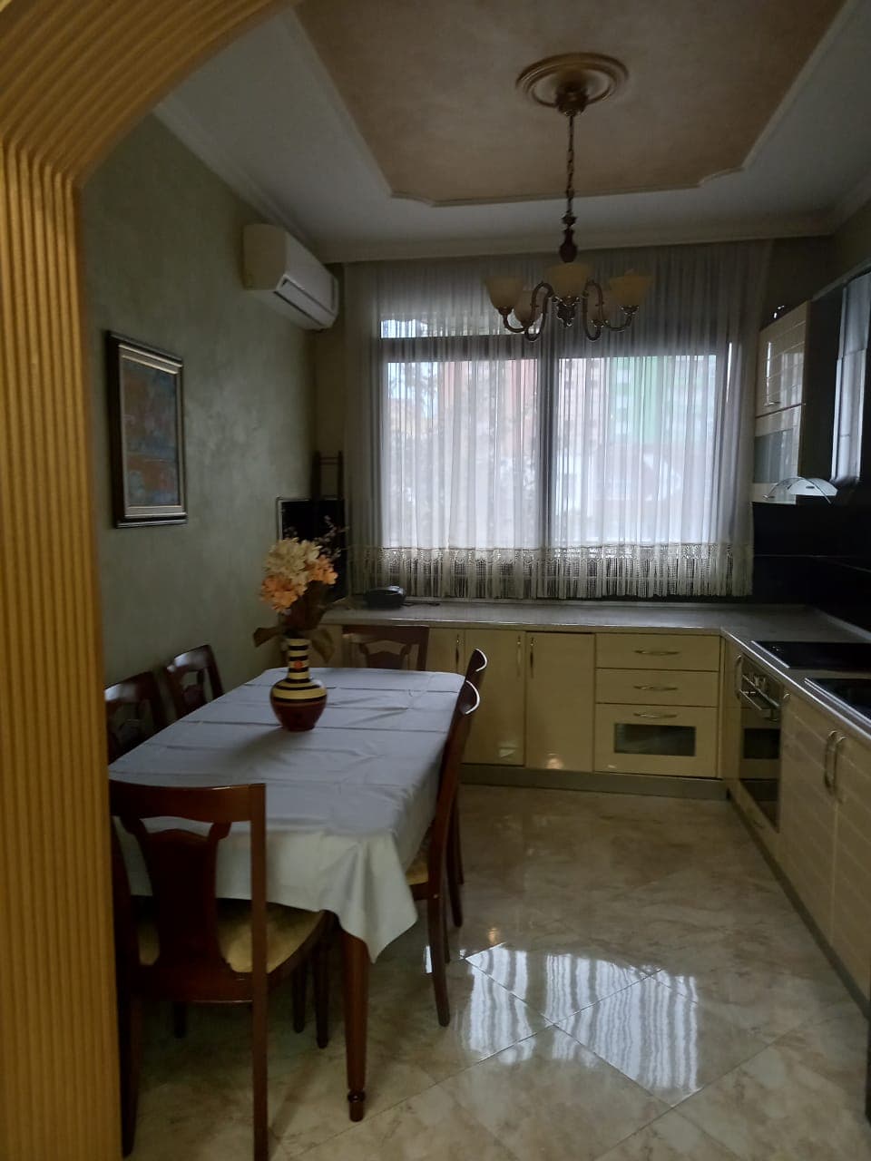 Jepet me qera apartament 2+1, i mobiluar.Rrug “Brigada 8” Blloku 3