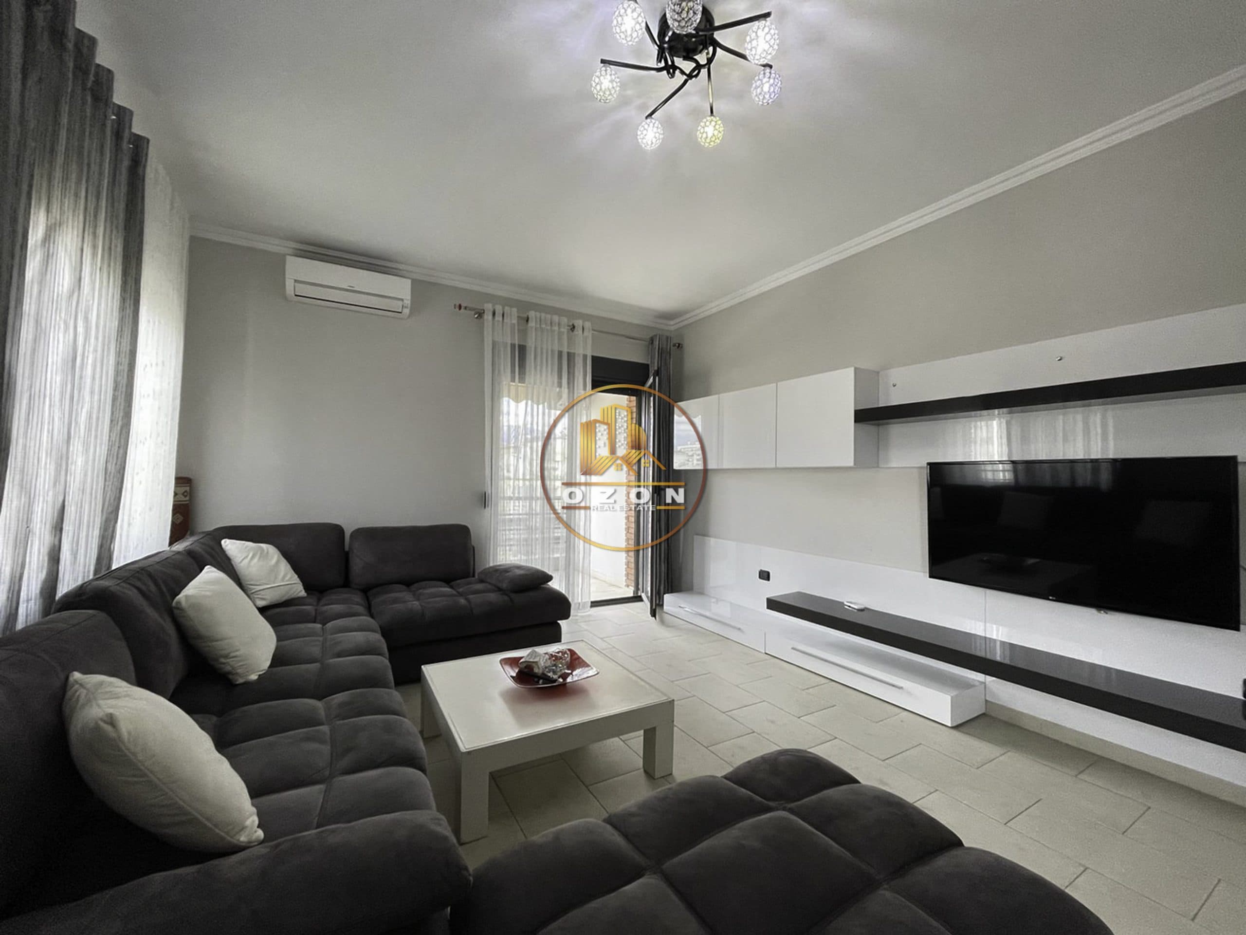SUPER APARTAMENT 3+1+2 ME QERA NE BLLOK !