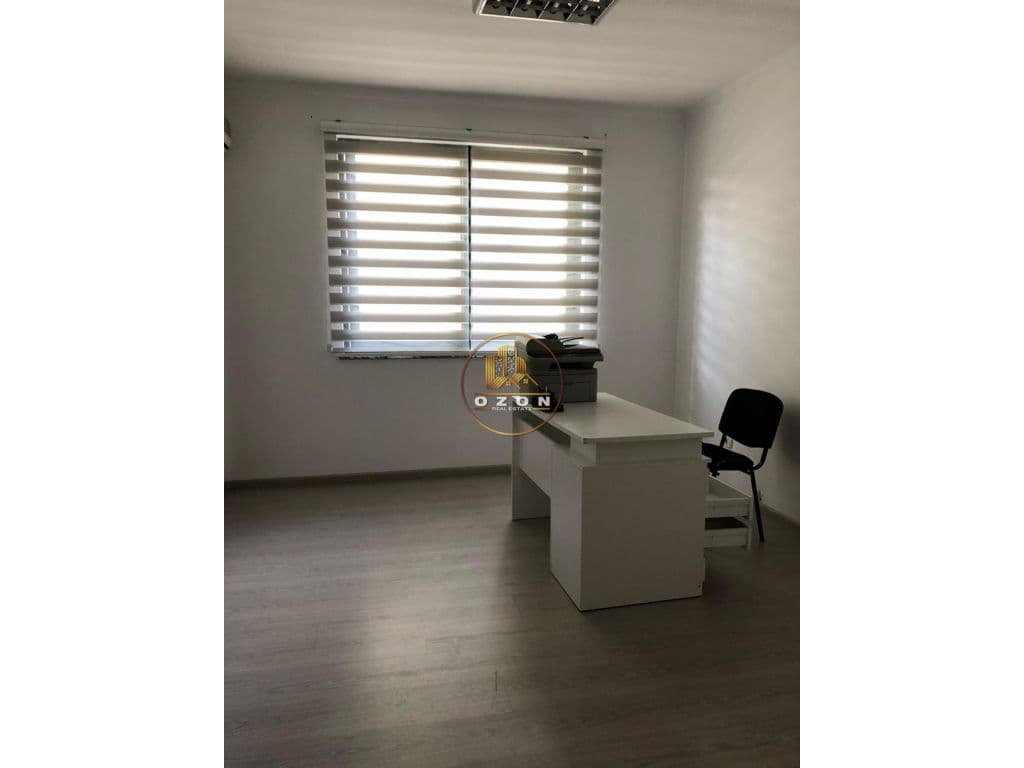 Ambient biznesi per qira(zyra), Prane Ish Ekspozites.Bulevrdi “Gjergj Fishta” 3