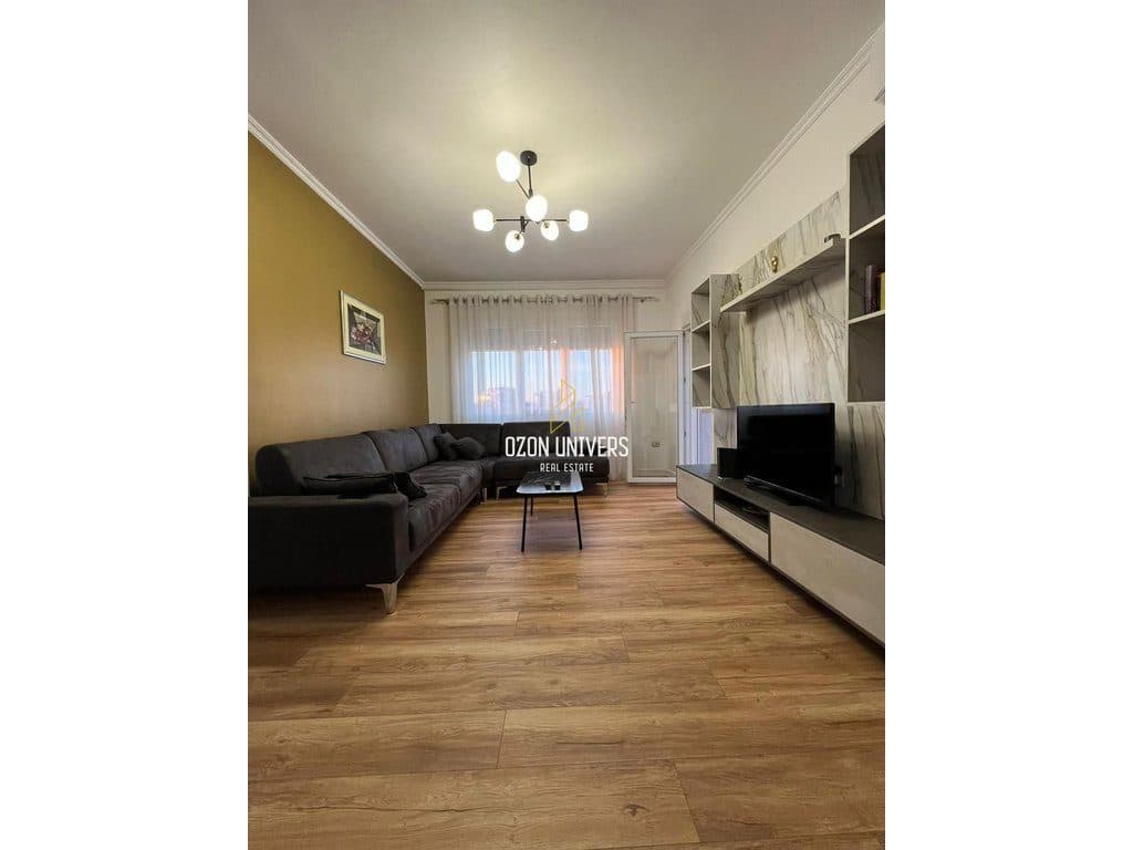 Apartament 2+1+Parking për qira tek Pazari i Ri!