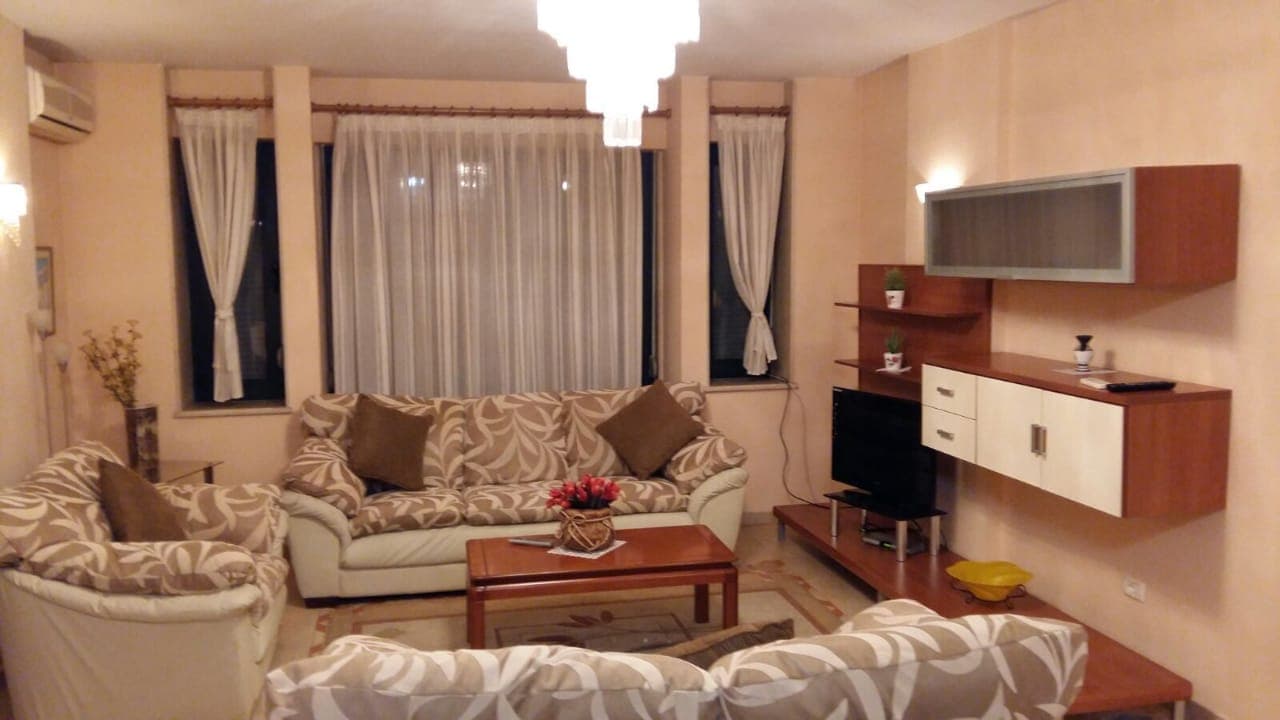 Apartament per Qira 2+1+2, Bulevardi Deshmoret e Kombit Tirane!