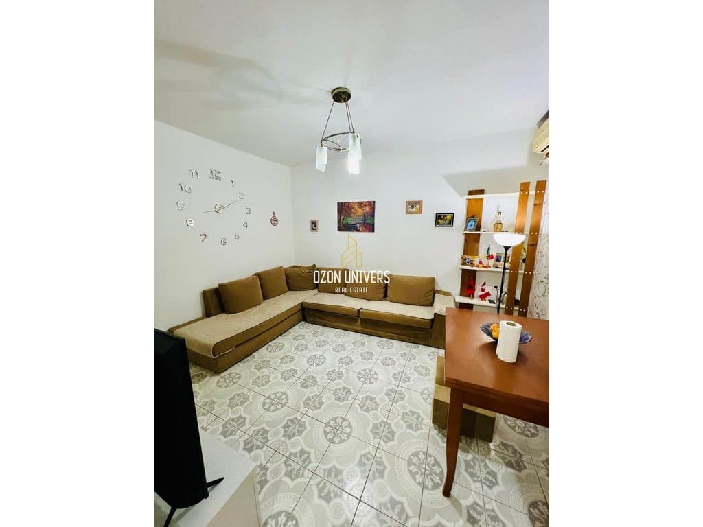 Apartament 1+1 për qira, në Xhamllik!