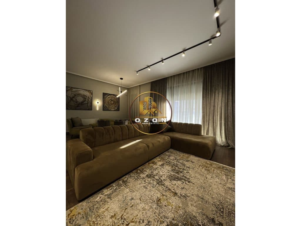 Super apartament luksoz 3+1+2 tualete+2 poste parkimi tek Kompleksi Delijorgji .