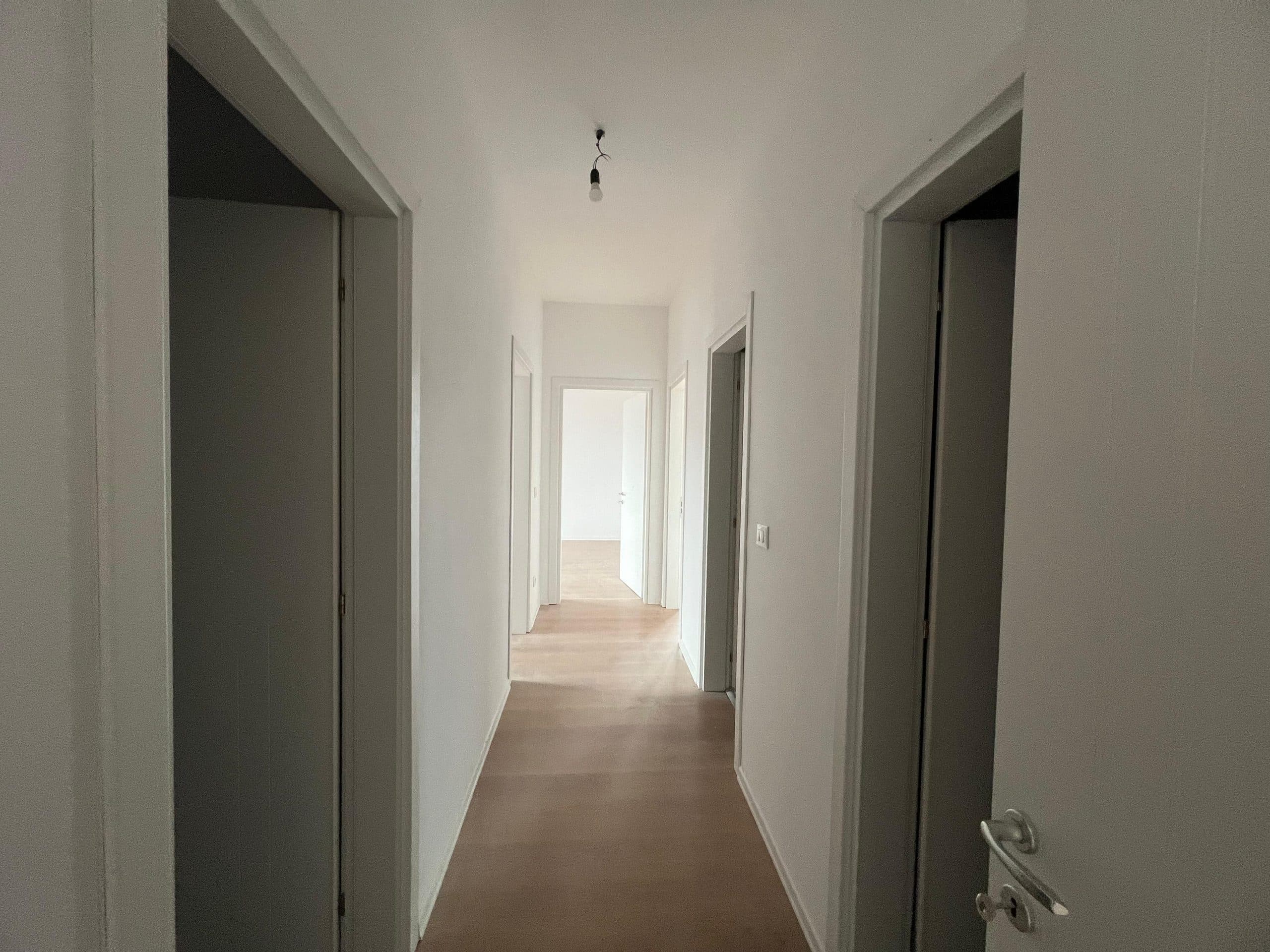 Apartament 3+1+2 me qera tek Tirana Garden Building, Rruga e Kavajës! 2