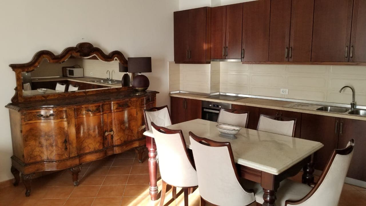 Super apartament 2+1 per qira . Adresa: Rruga e Kavajes. 2