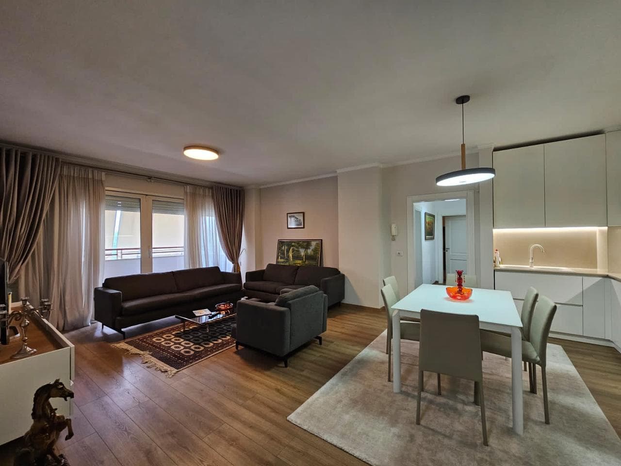 Apartament per shitje 2+1 prane Liqenit te Tiranes !