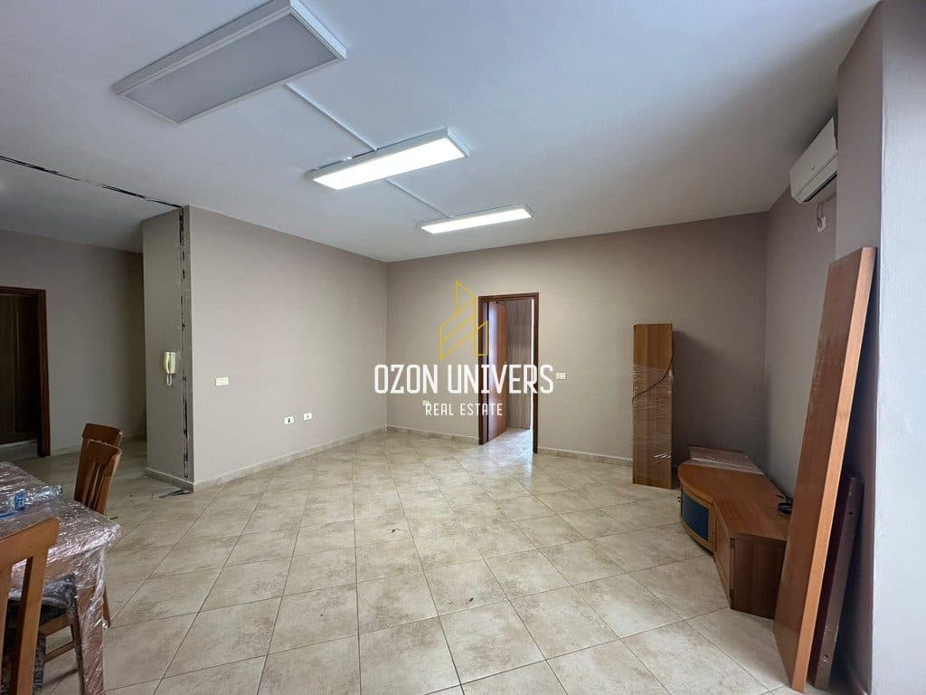 Apartament 3+1+2 për qira, tek Bulevardi Zogu i Parë! 4