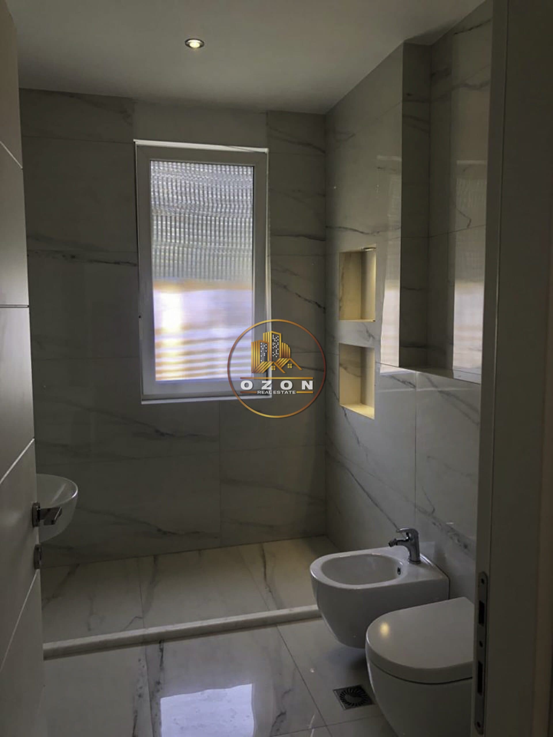 JEPET ME QERA APARTAMENT 3+1+2 .ADRESA: 21 DHJETORI ! 4
