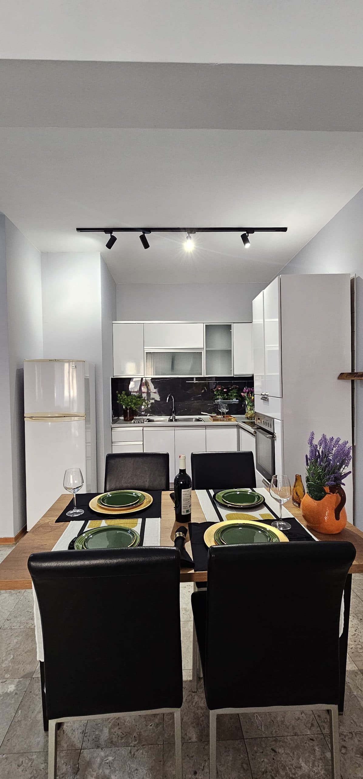 Apartament per qira ! 4