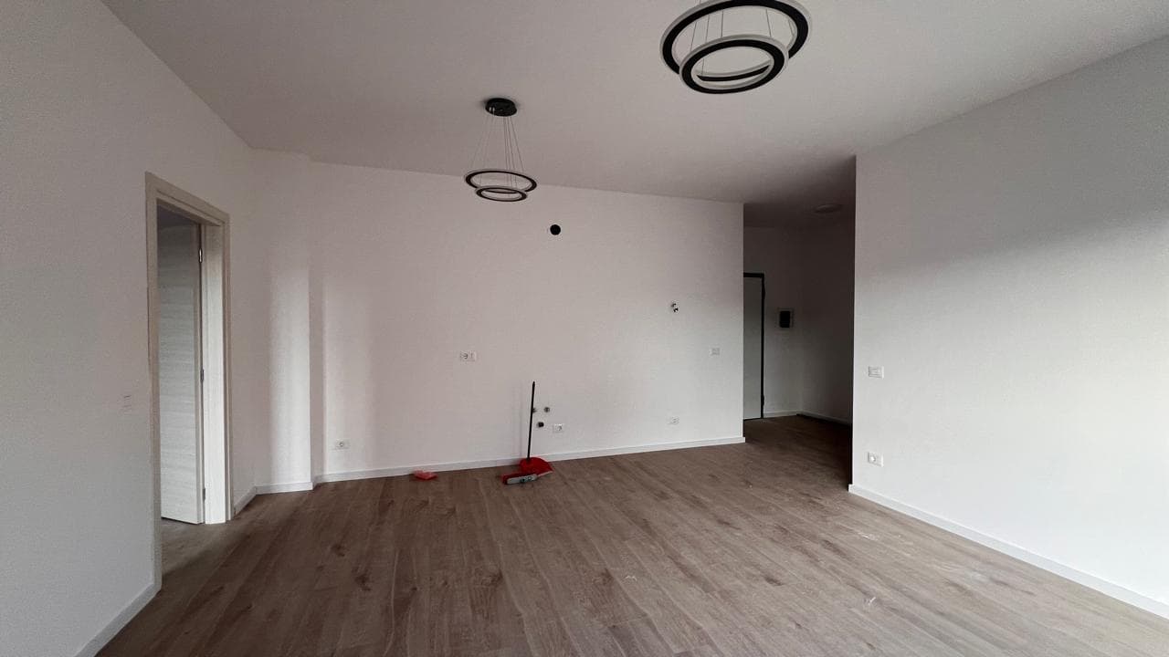 Apartament 1+1 me Qira në rrugën Myslym Shyri!