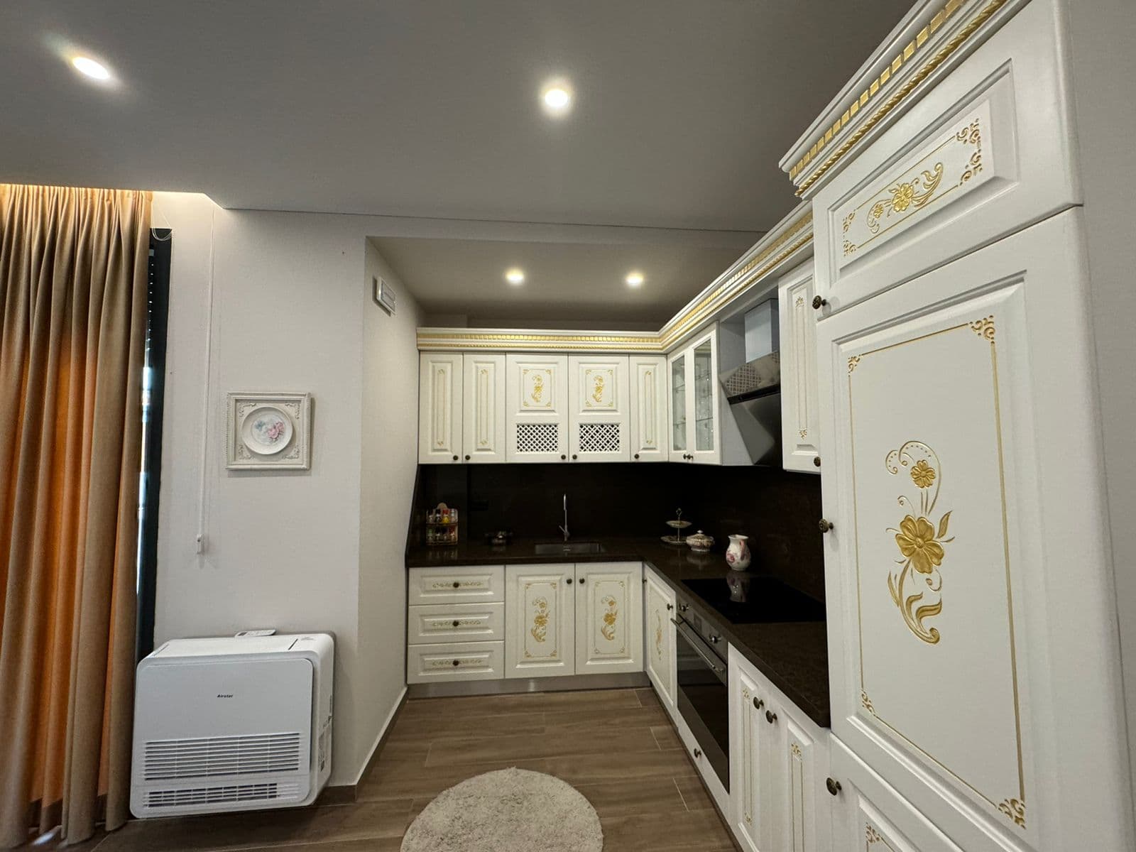Shitet apartament 1+1 pranë Teg! 3