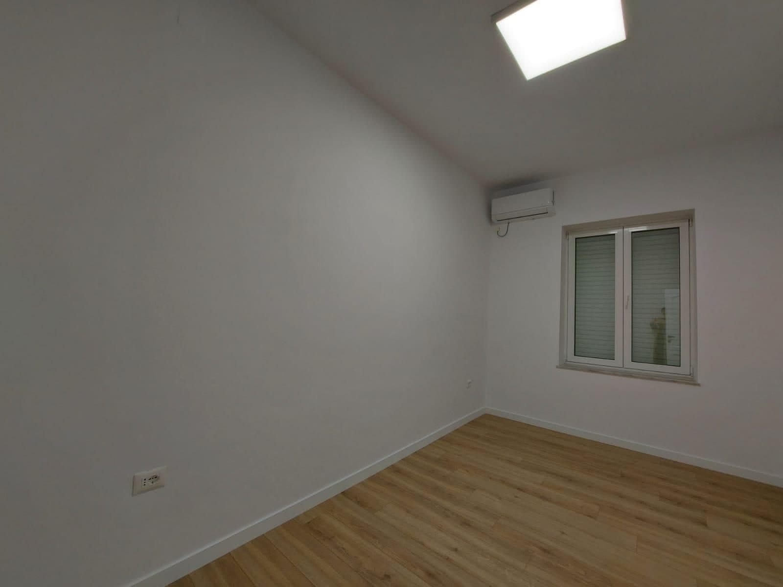 Apartament 2+1 Me Qira Tek Shallvaret! 4