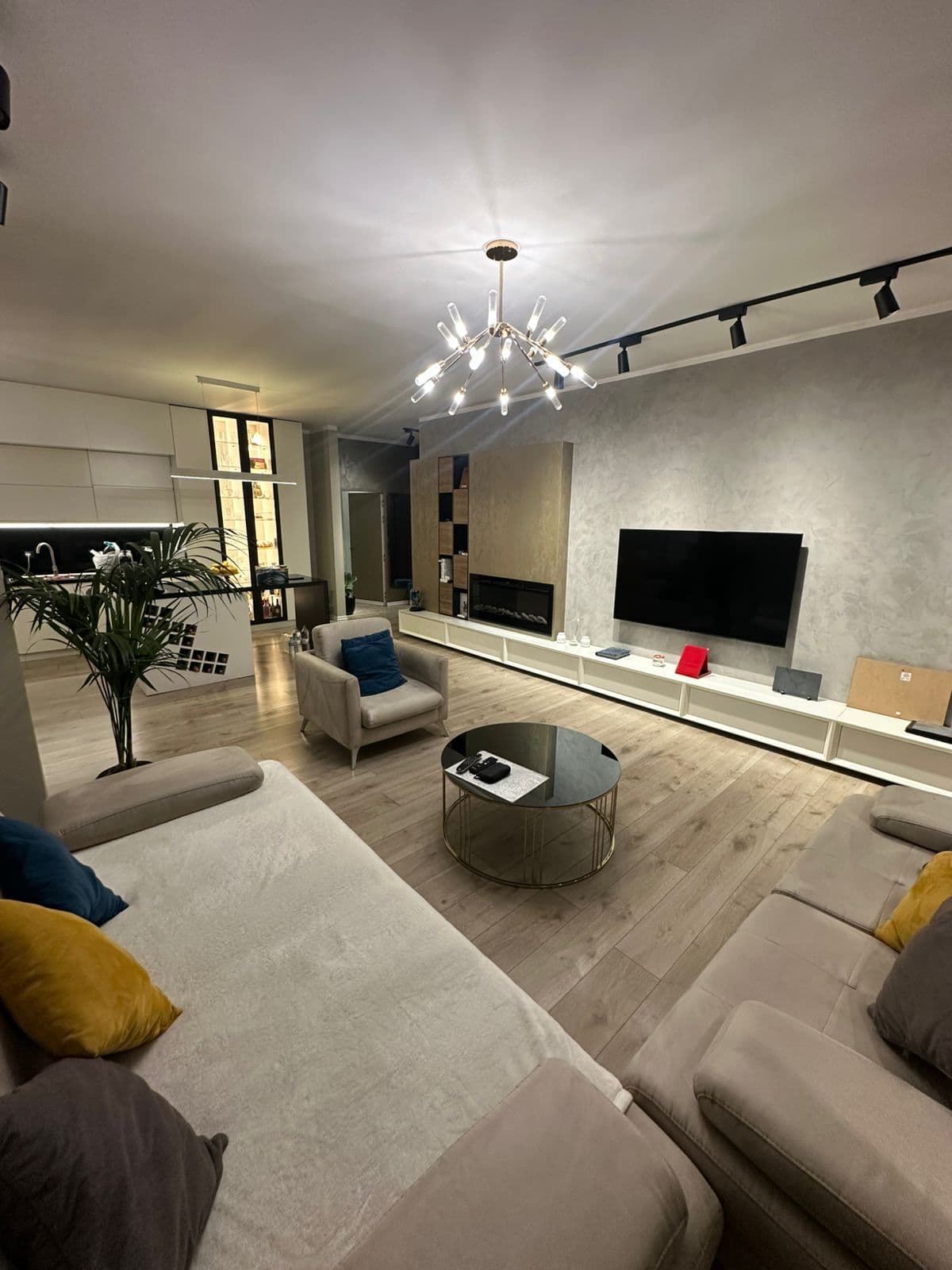 Apartament 3+1+2 për shitje tek Kodra e Diellit (Eleonora) !