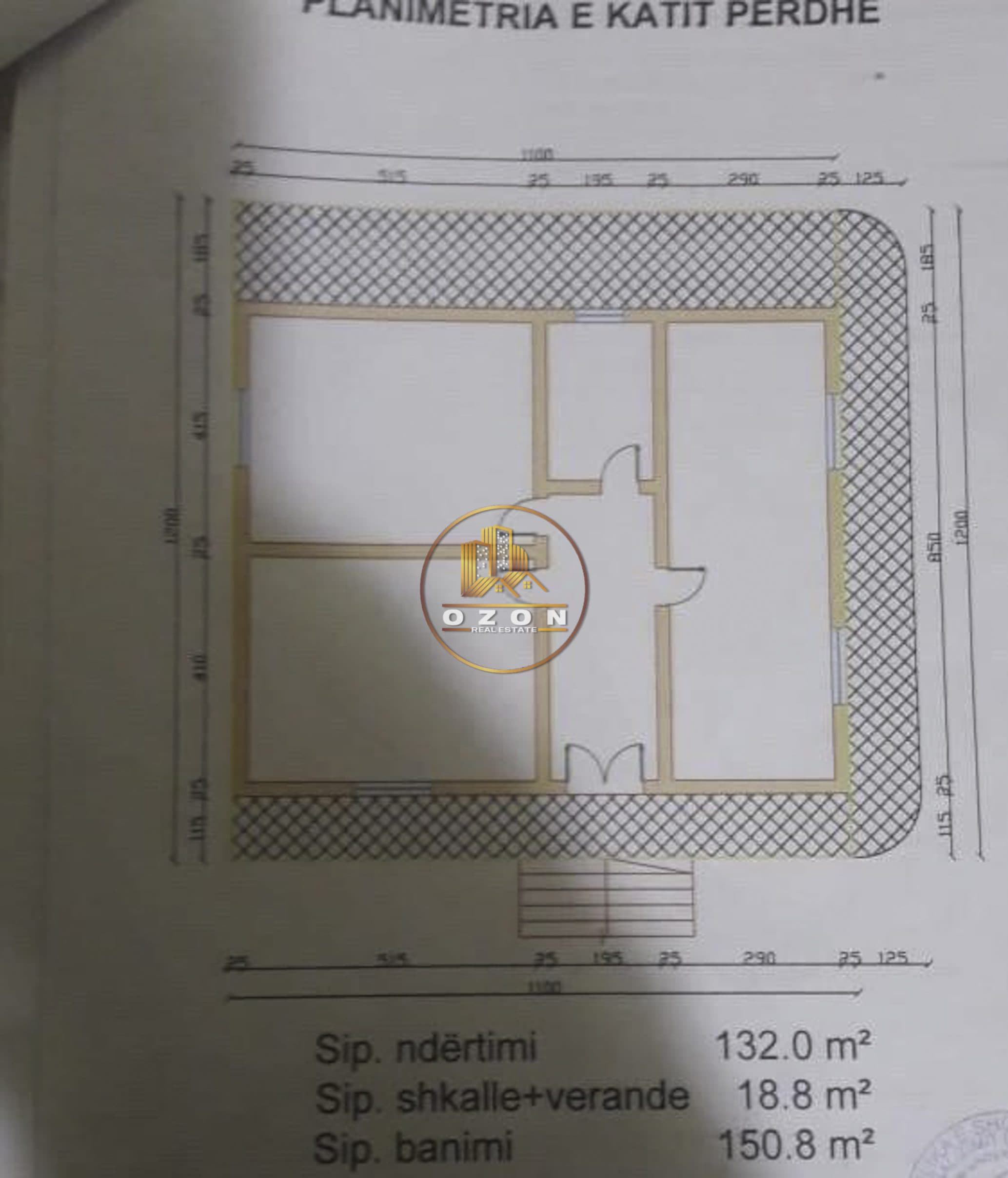 Shtepi private me qera ,per investim .Adresa Komuna e Parisit