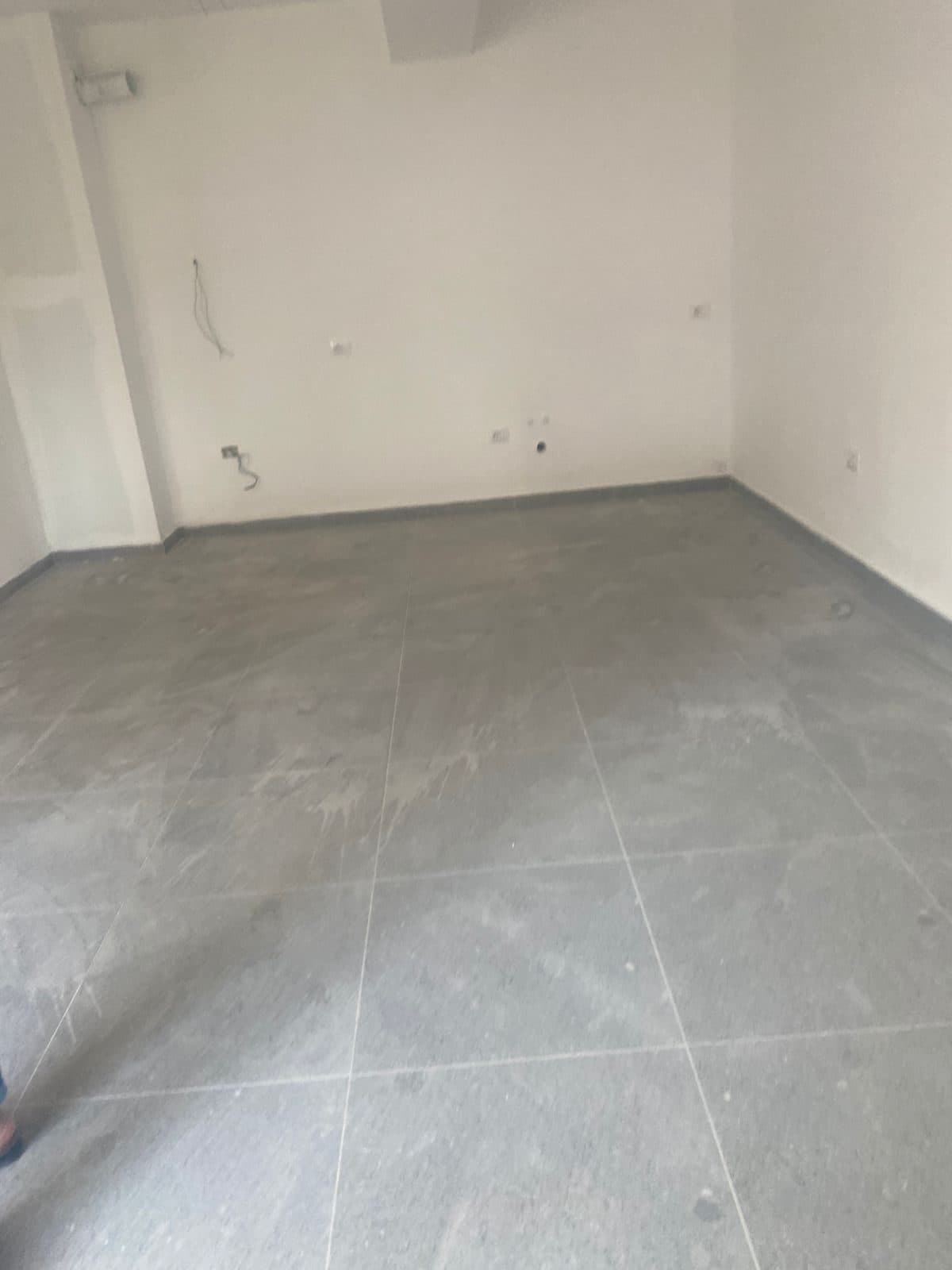 SHITET APARTAMENT 2+1+2, TEK ZGJATIMI I KODRES SE DIELLIT 1! 3