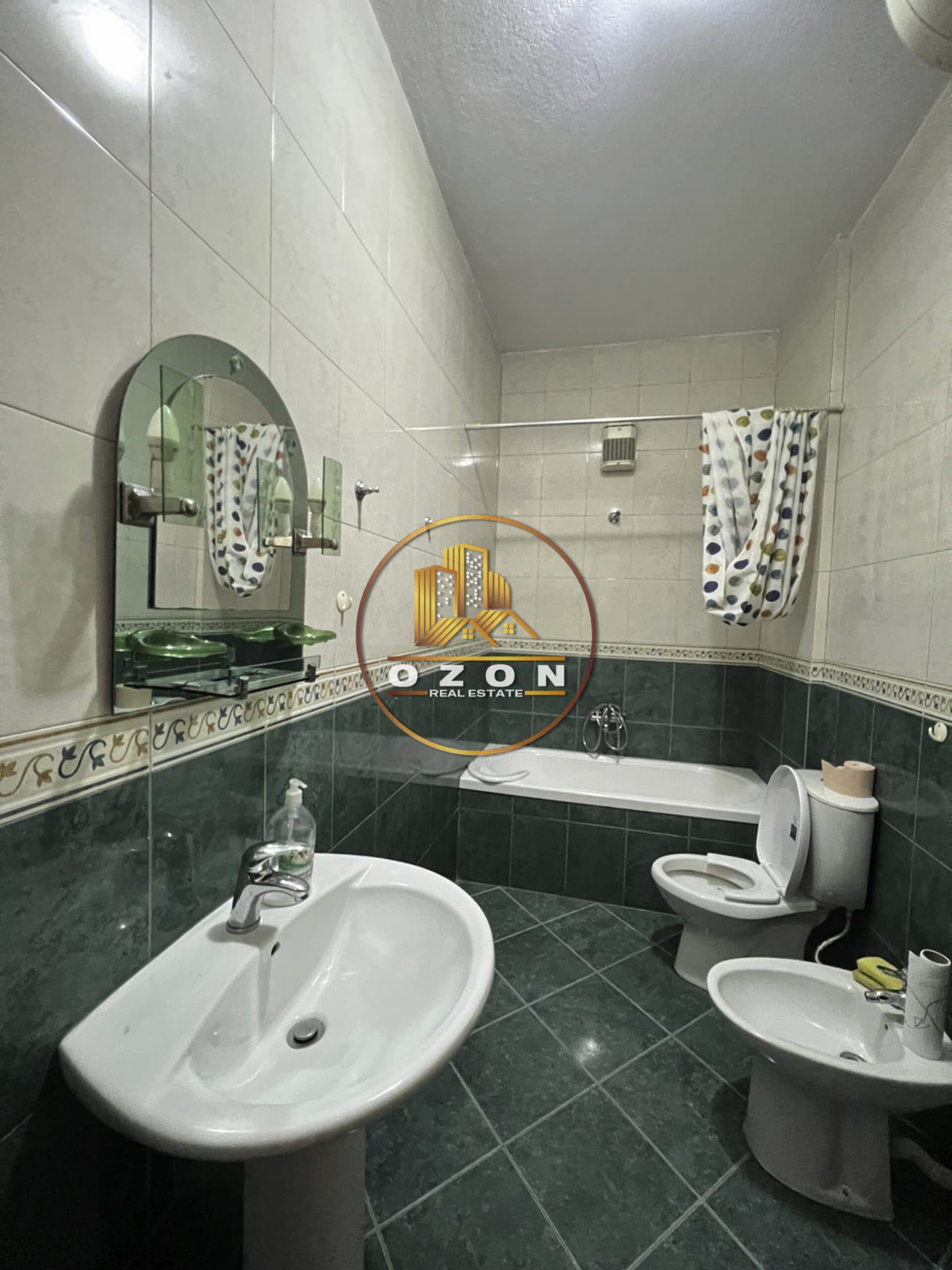 Jepet me qera apartament 2+1+2 per biznes, ne Bllok!!!