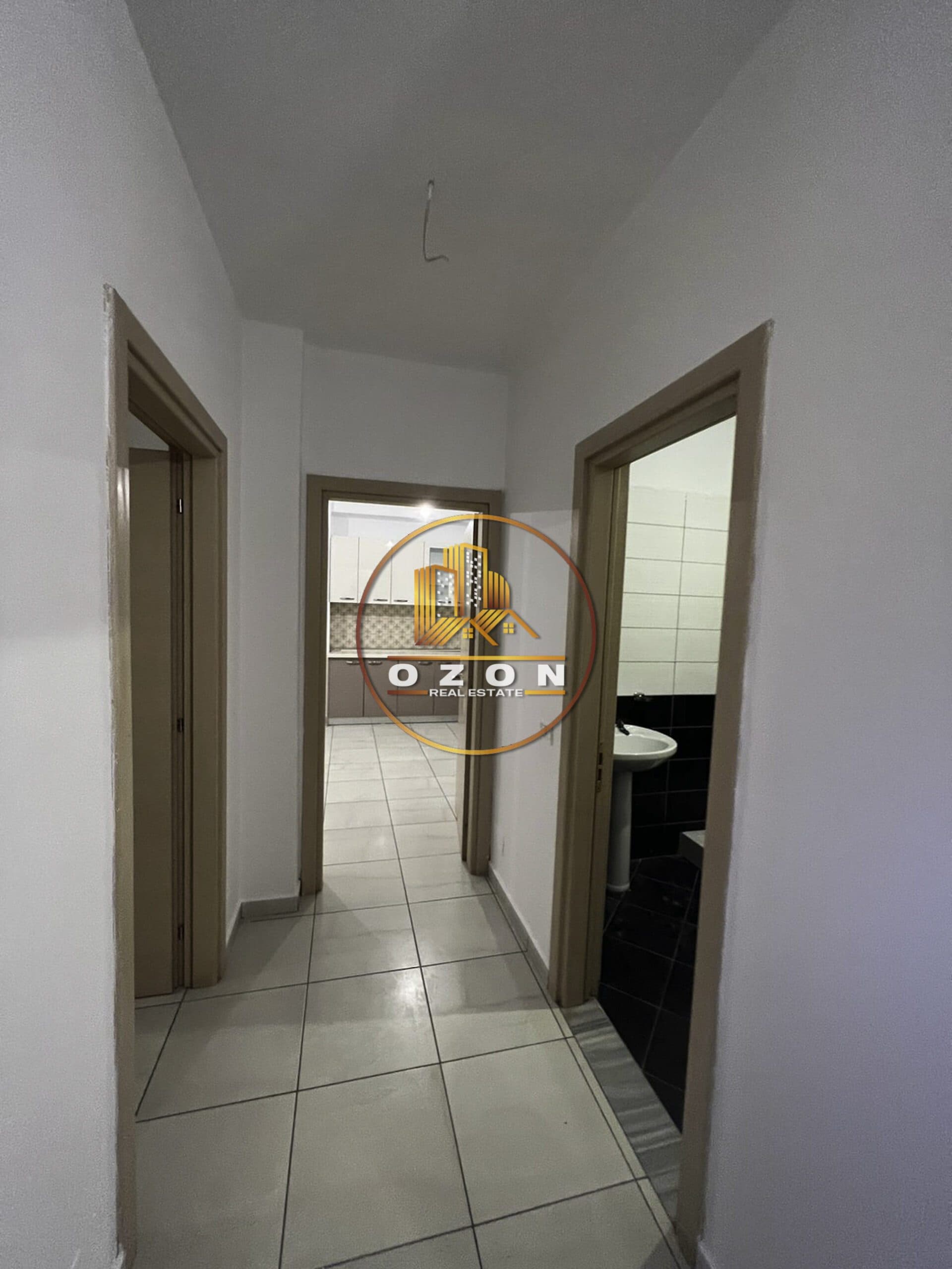 SHITET APARTAMENT 2+1+2 ne Astir, UNAZA E RE!
