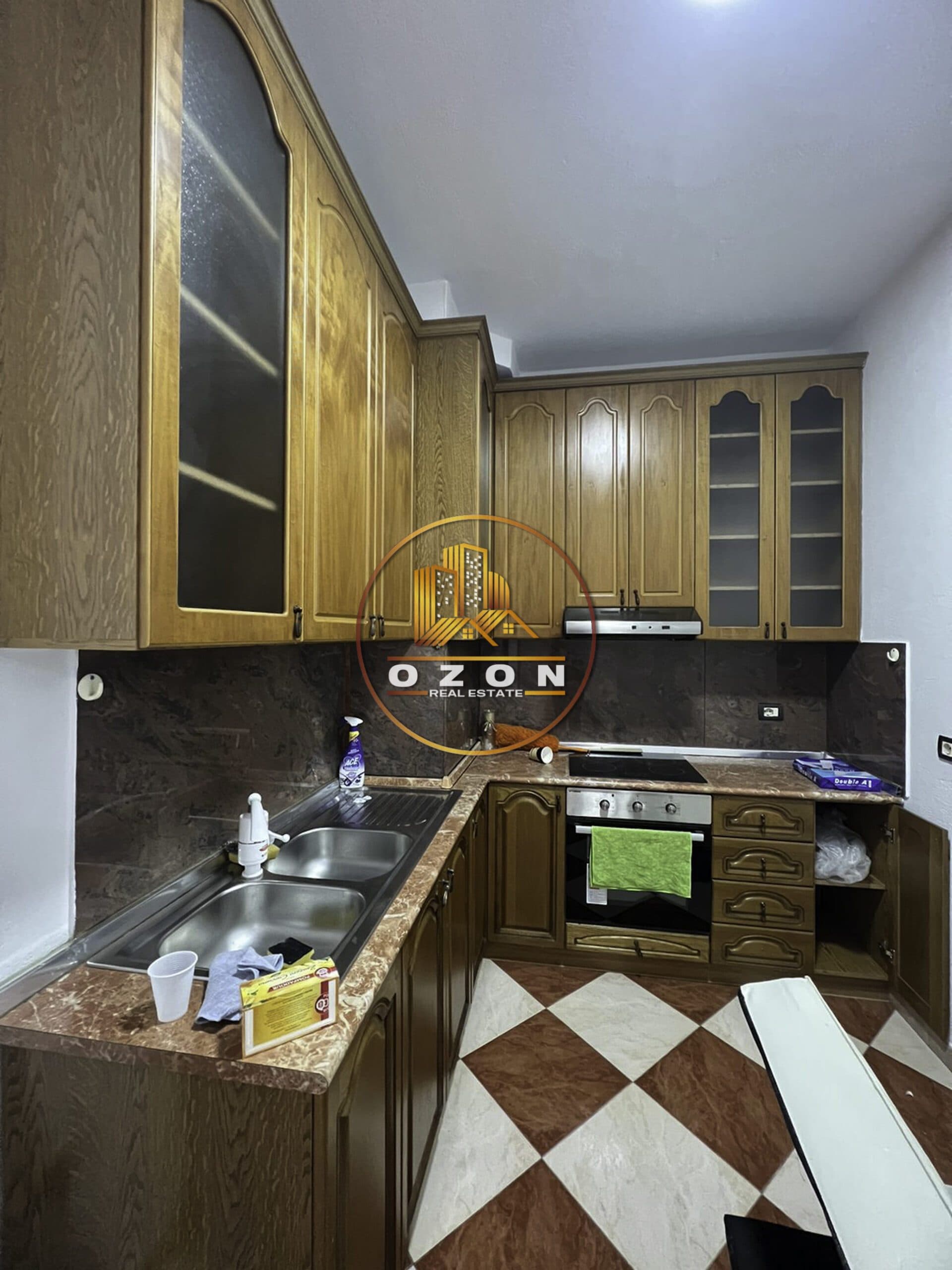 Jepet me qera apartament 2+1+2 per biznes, ne Bllok!!!