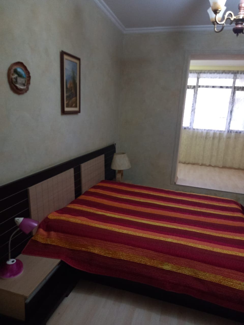 Jepet me qera apartament 2+1, i mobiluar.Rrug “Brigada 8” Blloku