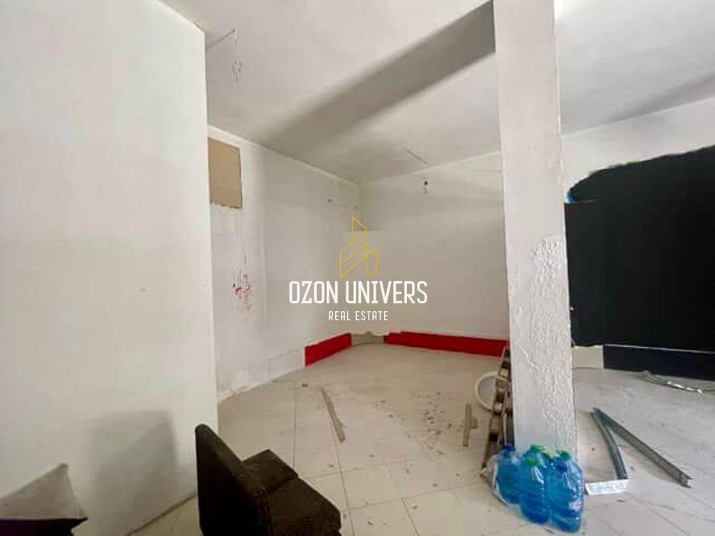 Shitet Ambient Biznesi – Shkozë, Rr. Feim Ibrahimi 2