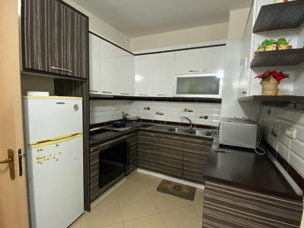 JEPET ME QERA APARTAMENT 2+1 TEK KOMPLEKSI DEMNERI , YZBERISHT! 2