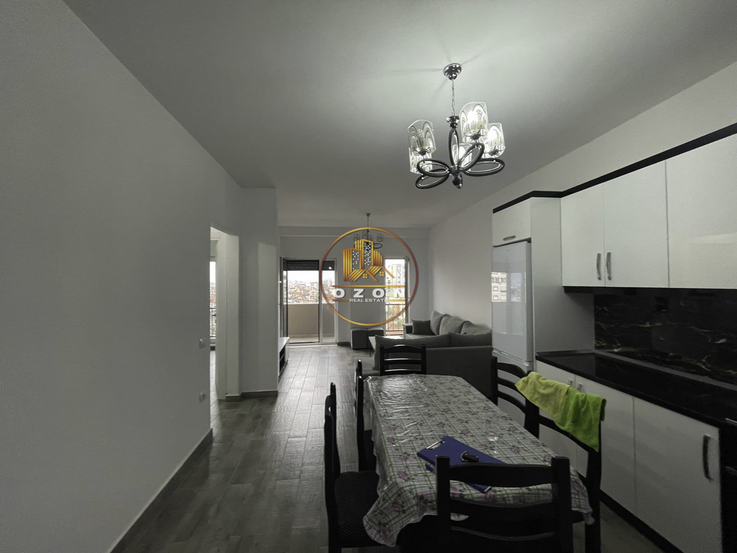 SUPER APARTAMENT 2+1 ME QERA TEK RRUGA E BURGUT !