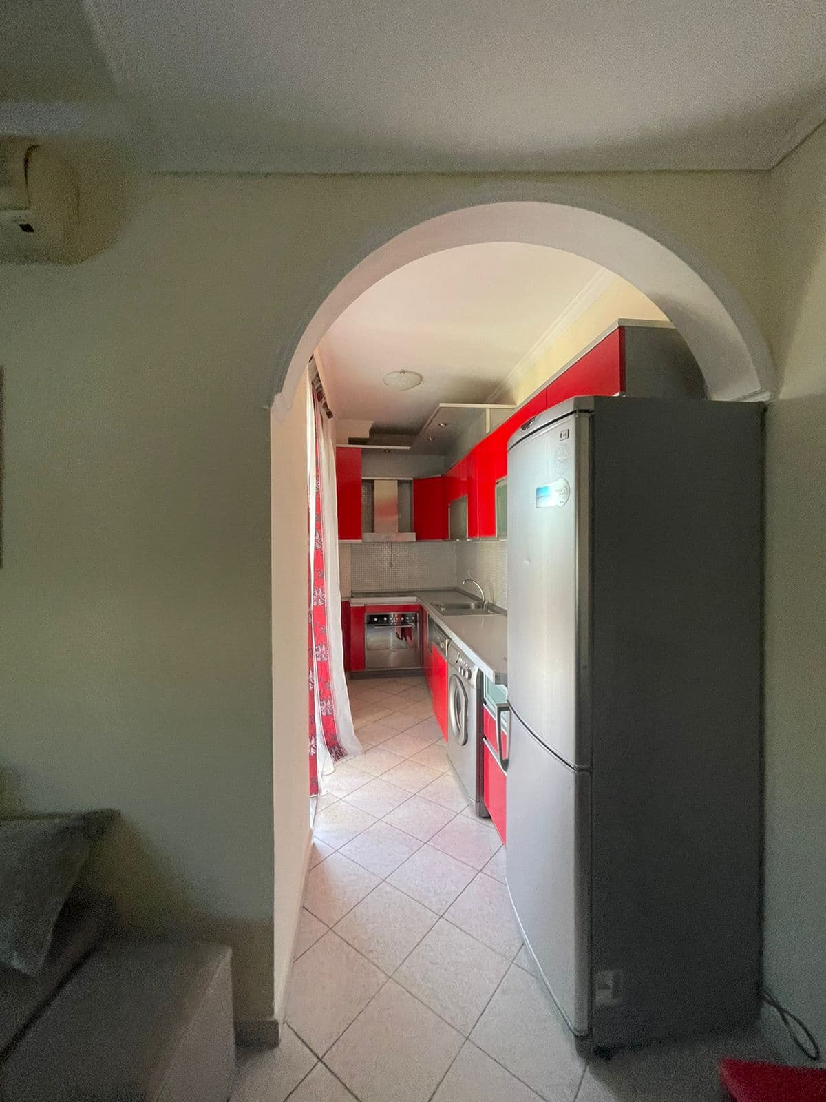 Jepet Apartament 2+1 Me Qira Tek Rruga Ramazan Cali! 2