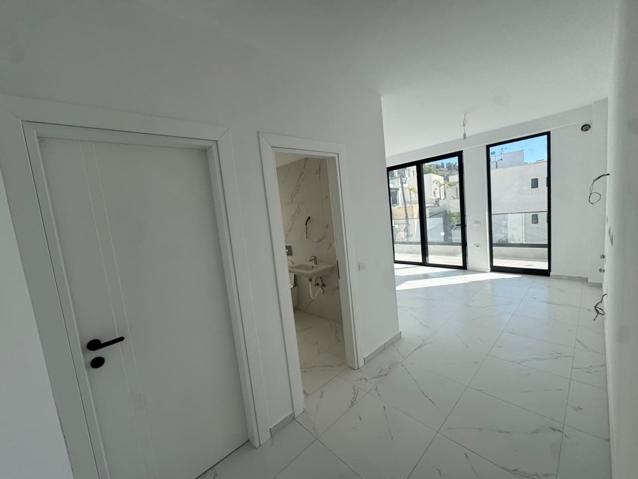 Apartament 1+1 për shitje , Sarandë , me pamje nga deti ! 2