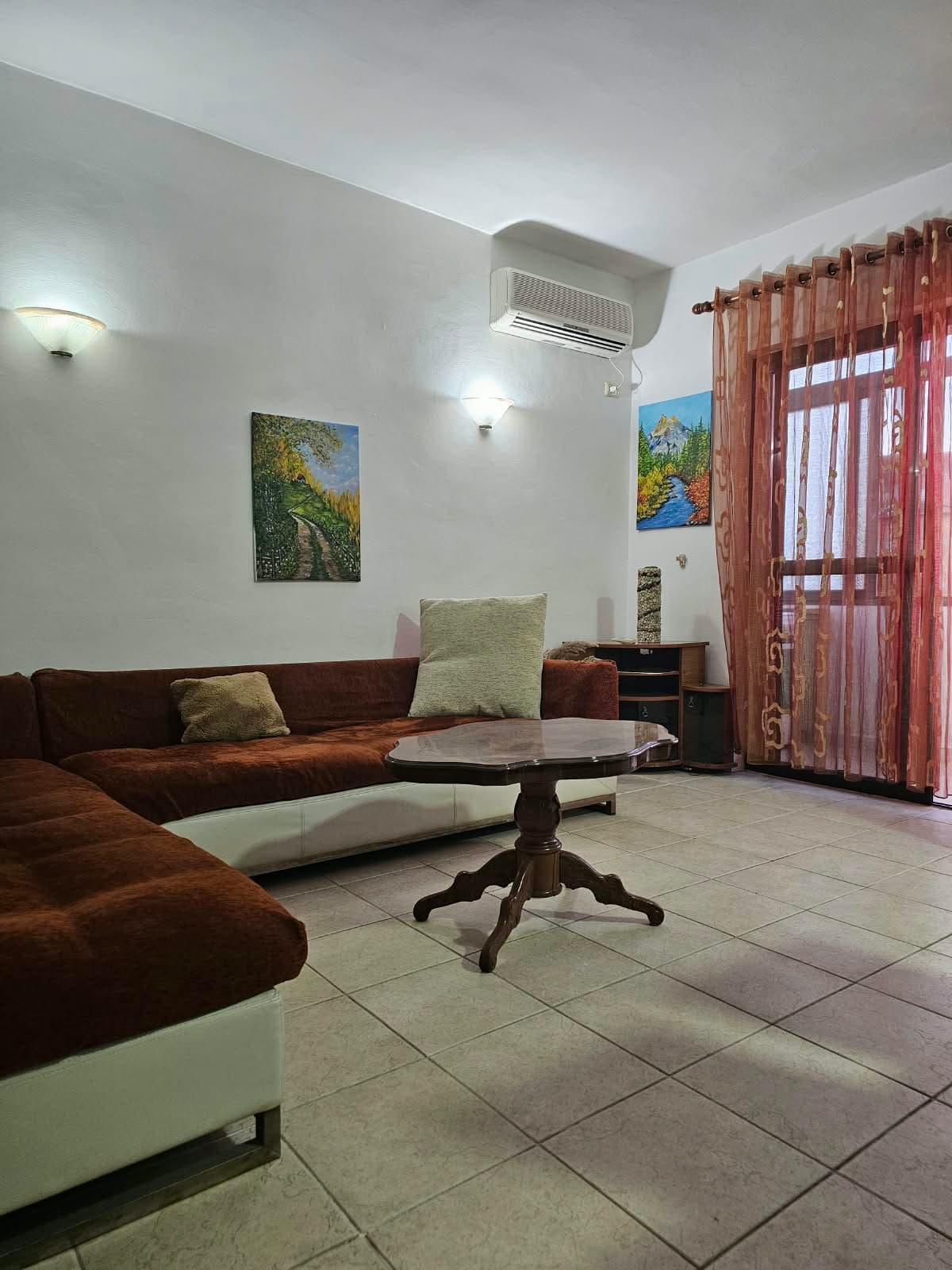 Apartament 1+1 për qira tek Varri i Bamit!