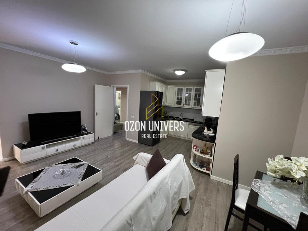 OKAZION! Shitet Apartament 2+1+2 në Usluga Residence, Stacioni Trenit. 3