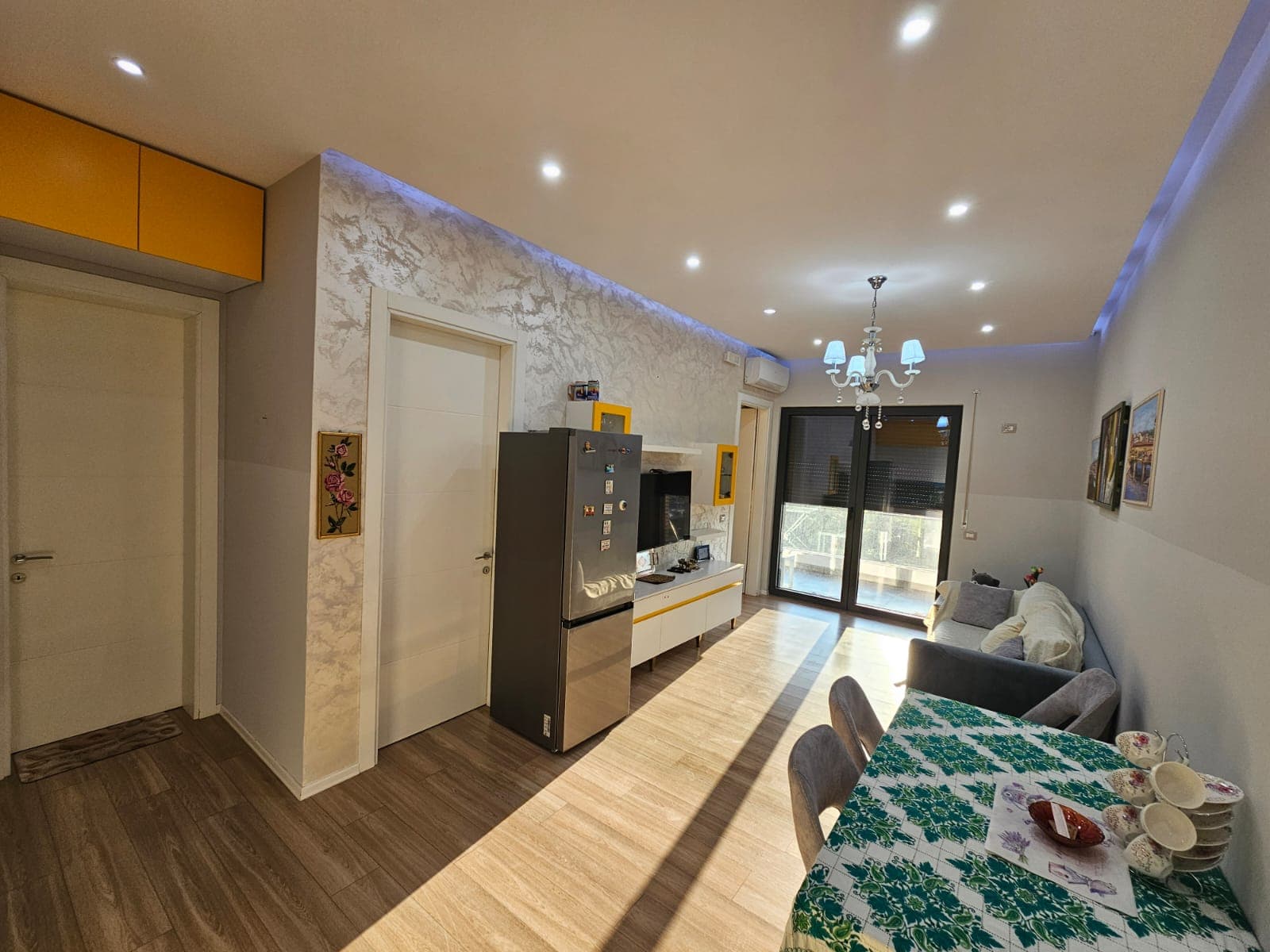 Apartament 1+1+Post Parkimi Me Qira Tek Kompleksi Deliorgji ! 4