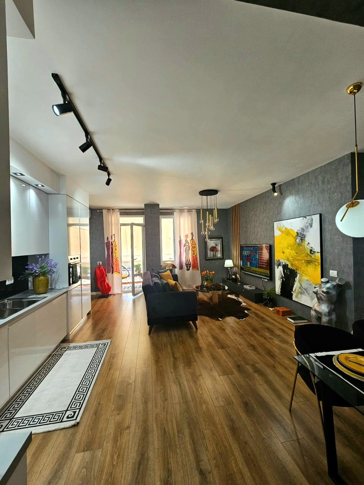 Apartament per qira te Mozaiku i Tiranes ( 21 Dhjetori ) ! 4