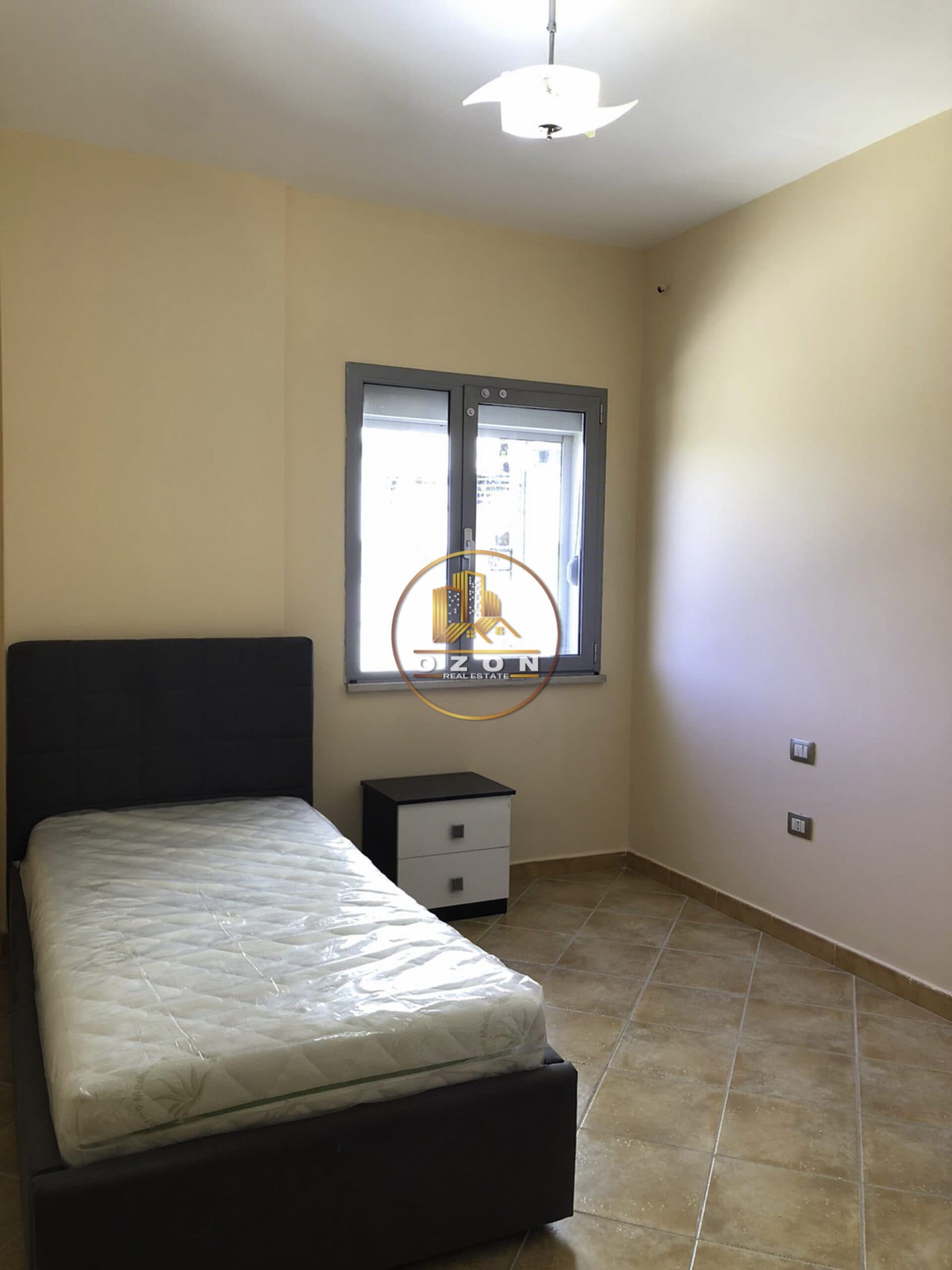 APARTAMENT 2+1+2 ME QERA TEK ZOGU I ZI ! 3