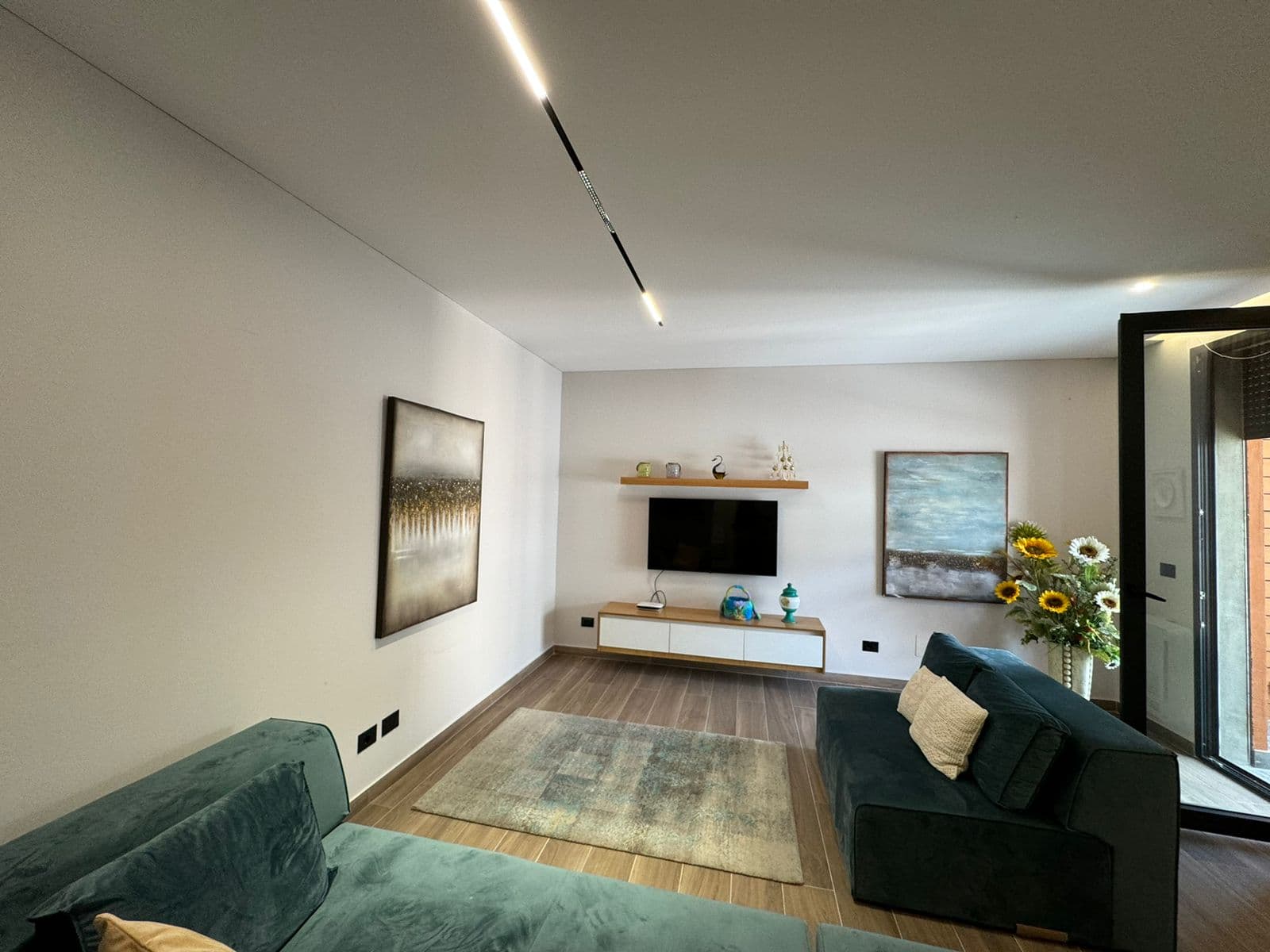 Shitet apartament 1+1 pranë Teg!