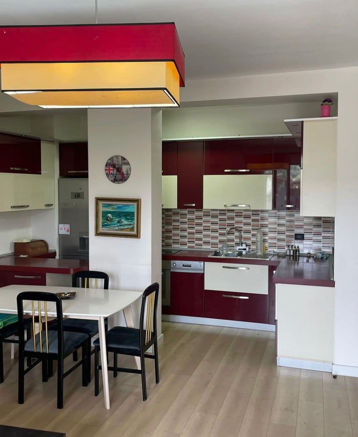 Shitet Apartament 2+1 me Post Parkimi tek Rruga e Kosovarëve! 3
