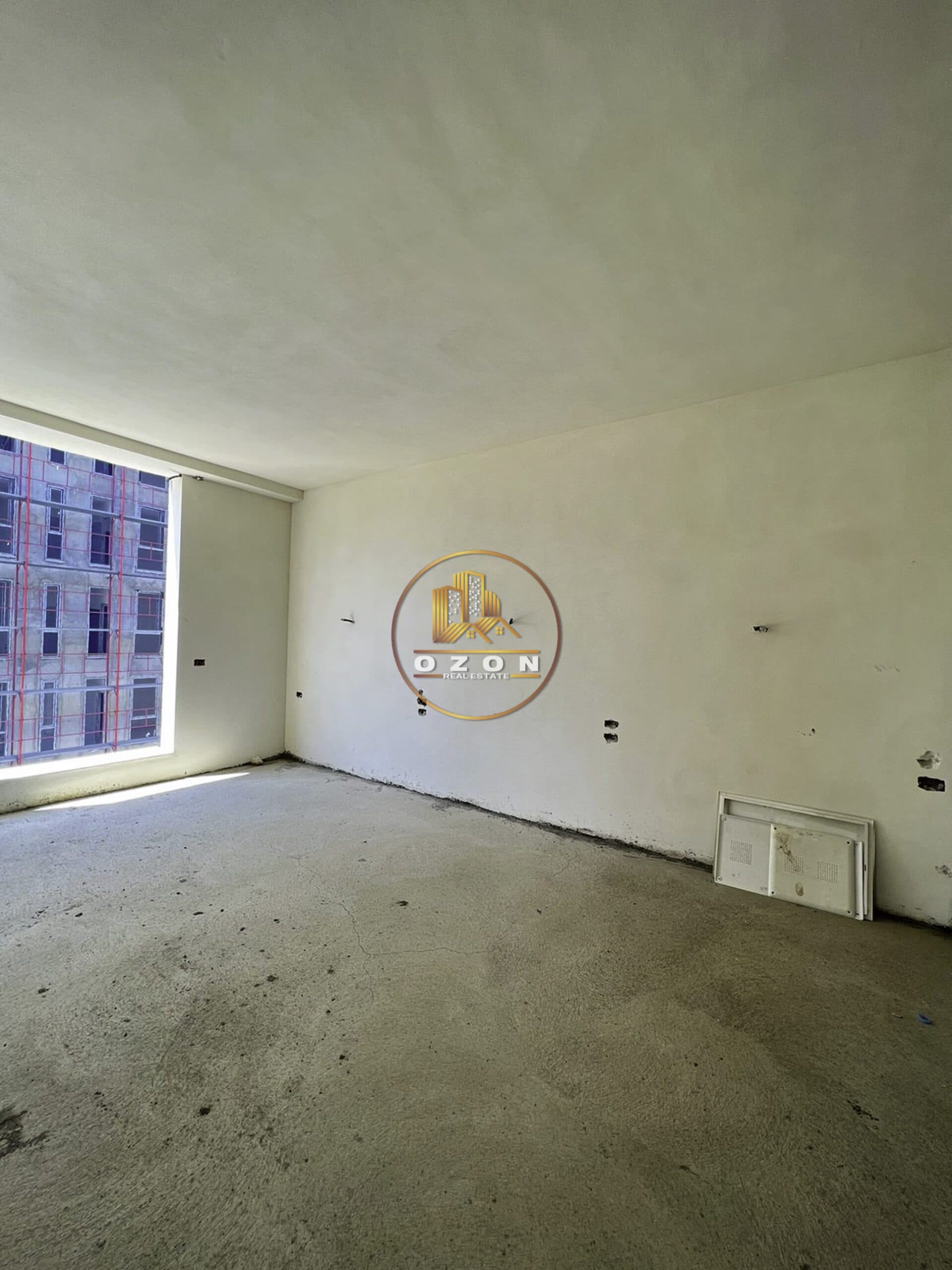 SHITET APARTAMENT 2+1 , KOMPLEKSI USLUGA TEK BULEVARDI I RI ! 4