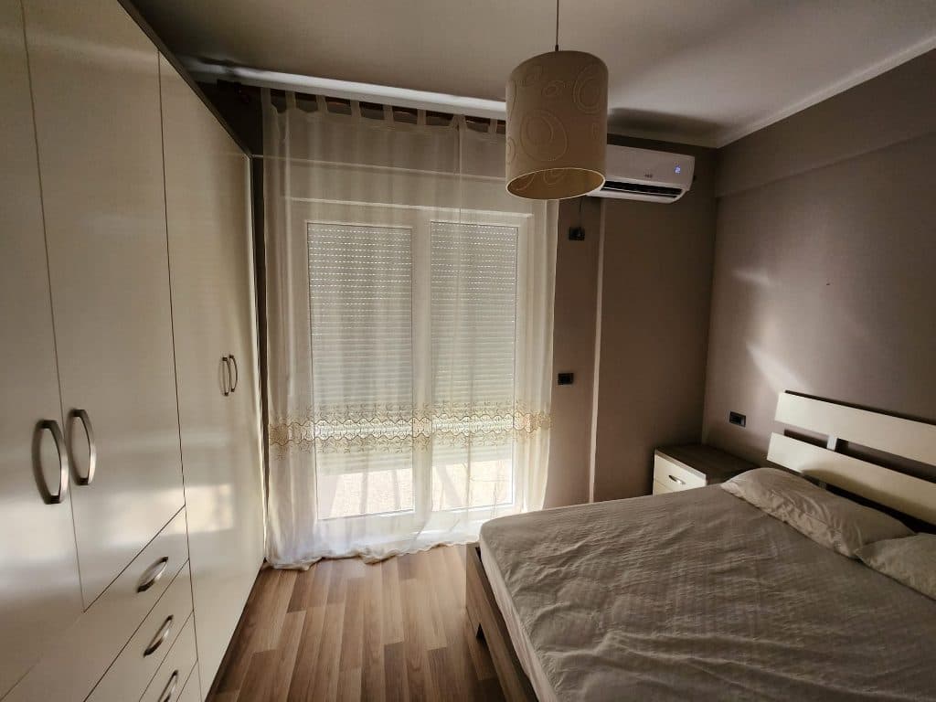 JEPET ME QERA APARTAMENT 1+1 TEK LIQENI I THATË! 3