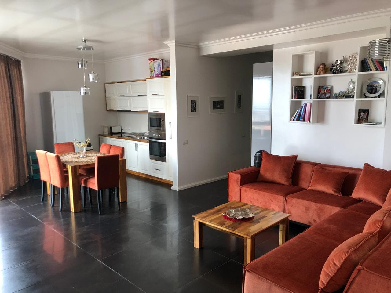 SHITET APARTAMENT 2+1+2+Garazh TEK KODRA E DIELLIT !