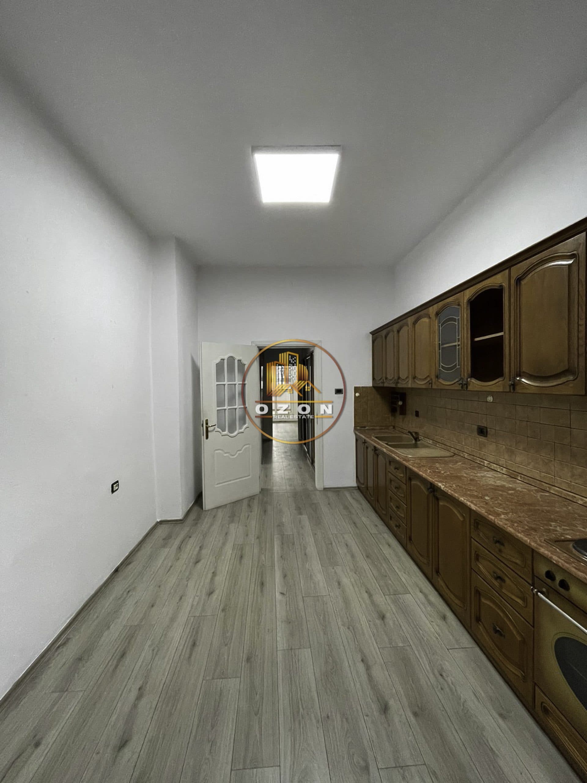 SHITET/QERA APARTAMENT 2+1 PRANE KINEMA AGIMI !